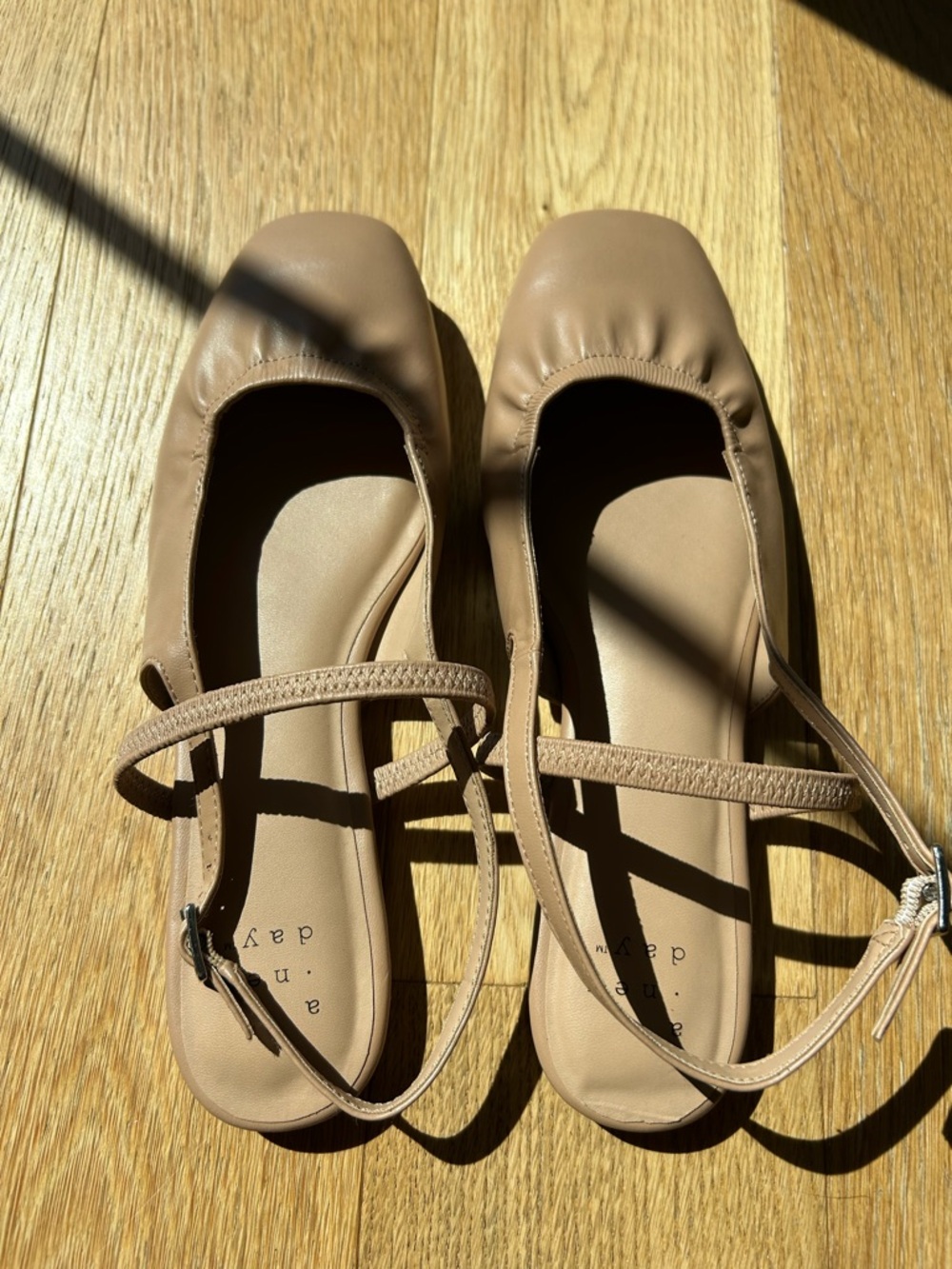 NWOT nude flats